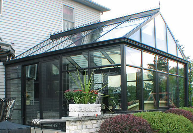 A annoncé des clôtures de patio de Sunroom de toit de pignon plus la couleur adaptée aux besoins du client 1